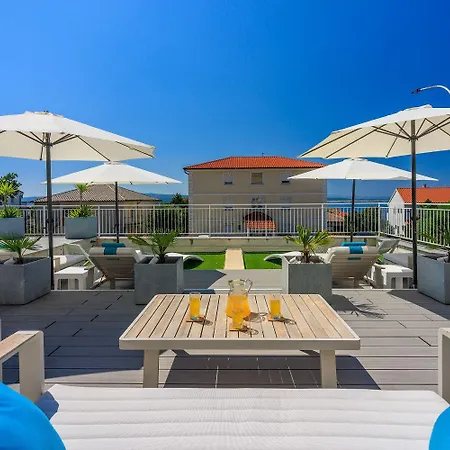 Einzigartiges Nur 500 Meter Zum Sandstrand Mit Pool, Heimkino, Billard Und Tennisstunden Apartment *