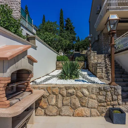 Einzigartiges Nur 500 Meter Zum Sandstrand Mit Pool, Heimkino, Billard Und Tennisstunden * Crikvenica