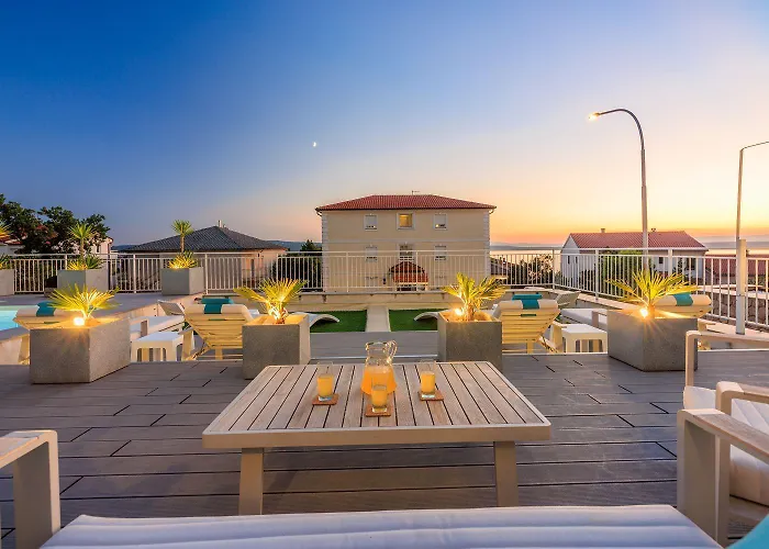 Einzigartiges Nur 500 Meter Zum Sandstrand Mit Pool, Heimkino, Billard Und Tennisstunden Crikvenica