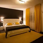 Einzigartiges Nur 500 Meter Zum Sandstrand Mit Pool, Heimkino, Billard Und Tennisstunden *