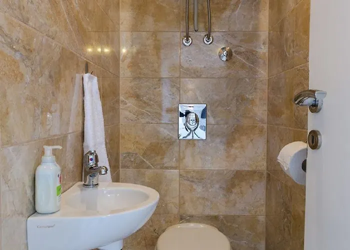Einzigartiges Nur 500 Meter Zum Sandstrand Mit Pool, Heimkino, Billard Und Tennisstunden Apartamento Crikvenica