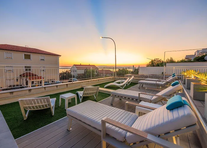Einzigartiges Nur 500 Meter Zum Sandstrand Mit Pool, Heimkino, Billard Und Tennisstunden * Crikvenica